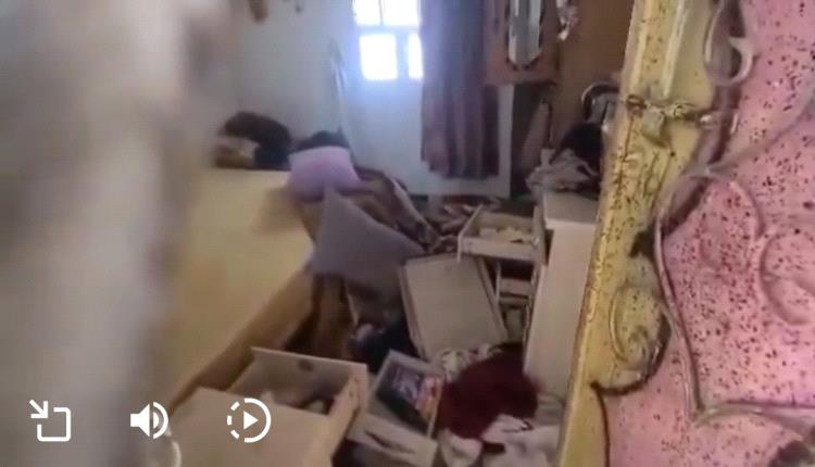 فيديو جريمة مشرفان حوثيان.. امرأة بصعدة: والله لو إحنا في اسرائيل ما حصل معانا كذا