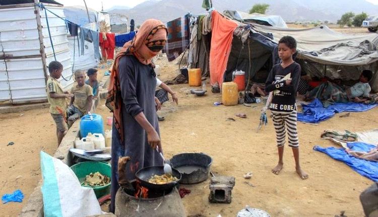 شباحان خطيران يطاردان أطفال اليمن والنازحين.. تحذير من أيام قاسية