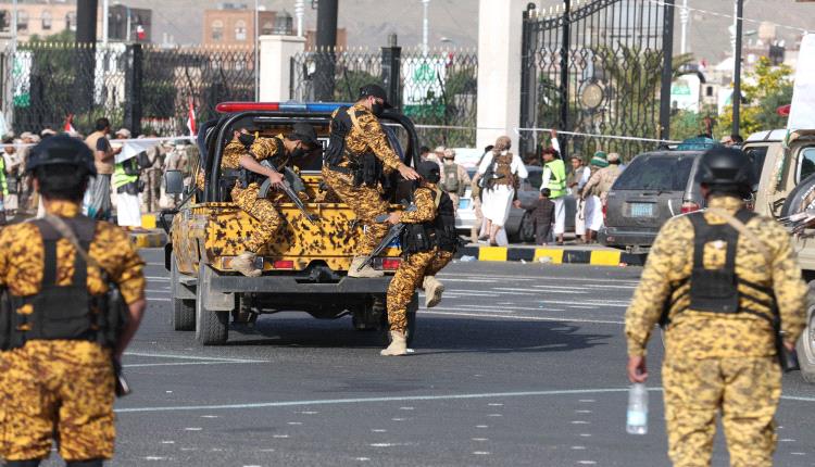 نجل حسين بدر الدين الحوثي يعتقل الآلاف في صنعاء وإب.. الجماعة أوكلت له مهمة خبيثة