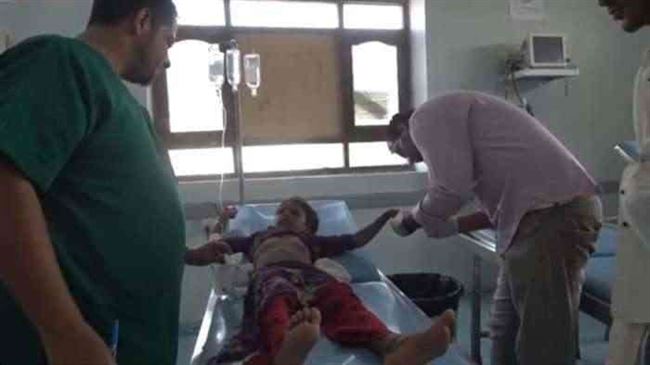 بالفيديو.. قناص حوثي يصيب طفلة في حيس