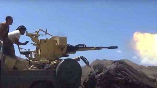 قوات الجيش تدك مواقع الحوثيين في الضالع
