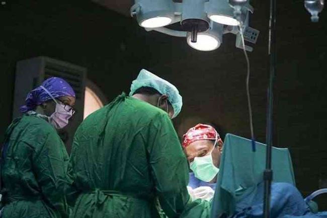 فريق الملك سلمان الطبي يجري 15 عملية جراحية للأطفال في المكلا