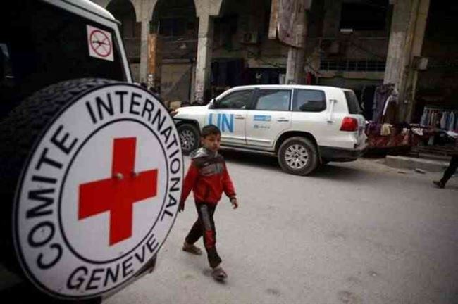 الصليب الأحمر يدعو لتوفير ممرات آمنة لنازحي الحديدة