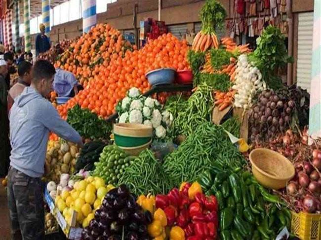 أستقرار في اسعار الخضروات والفواكه في اسواق العاصمة عدن اليوم