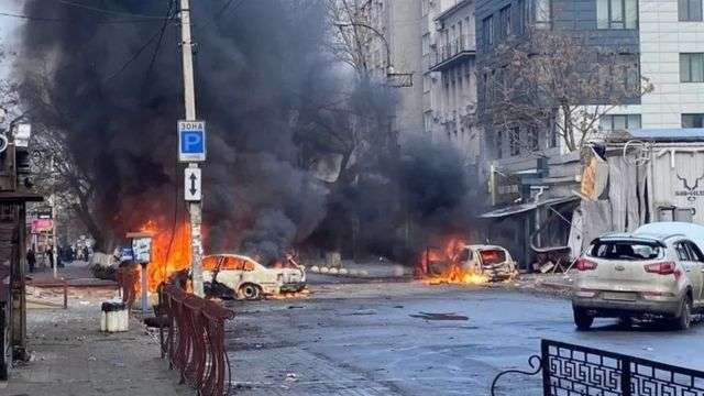 مقتل 11 شخص جراء القصف الروسي على أوكرانيا