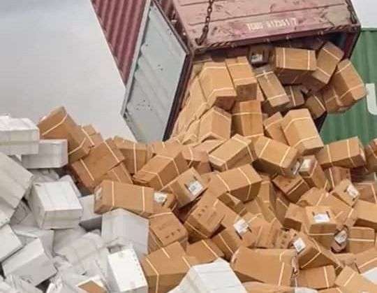 اتلاف كمية من الأدوية غير مطابقة للمواصفات في عدن