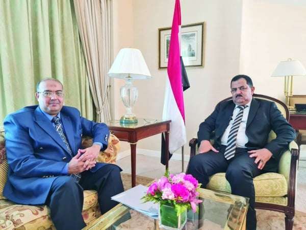 وزير الدفاع يكشف عن معرقل معركة تحرير صنعاء.. تصريحات جديدة