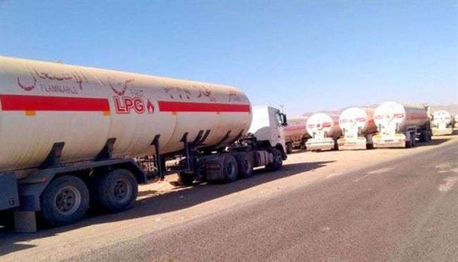 قبائل المحفد تحتجز شاحنات الغاز وتمنع دخولها عدن ومحافظات محررة