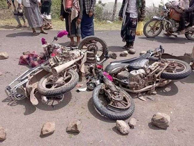 حادث غريب بين دراجتين يؤدي إلى وفاة 3 شبان في إب