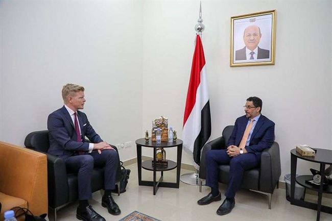 وزير الخارجية يناقش مع المبعوث الاممي تداعيات التصعيد في البحر الأحمر على جهود السلام