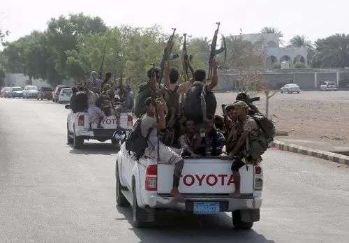 الحوثي يرسل مزيداً من التعزيزات نحو جبهات ثلاث محافظات
