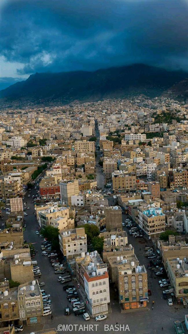 قتل أستاذة ذبحا بسكين زوجها في تعز
