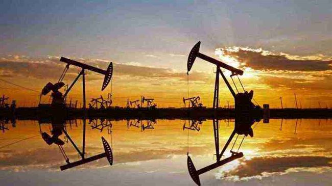 النفط يصعد بفعل مخاطر تهدد المعروض وسط انحسار مخاوف الـ“كورونا“