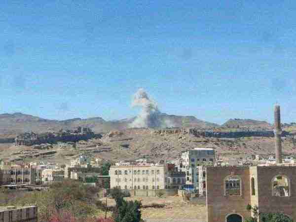 غارات عنيفة على مخازن صواريخ الحوثي في صنعاء