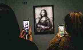 لوحة لموناليزا بمكعبات الروبيك تباع بأكثر من السعر المتوقع في باريس