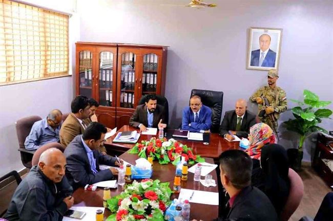 وزير النقل يترأس اجتماعاً موسعاً للهيئة العامة لتنظيم شؤون النقل البري في عدن