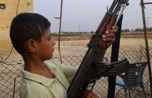 طفل يقتل أمه بعدة طلقات نارية في إب