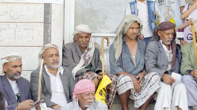 خنق سكانها بالغاز.. الحوثي يستثمر أموال السوق السوداء في صنعاء للمجهود الحربي