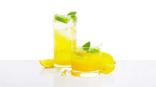 أبرزها الليمون.. 4 مشروبات ابدأ يومك بأحدها لإنقاص الوزن