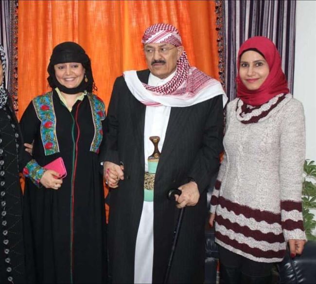 مسلحو الإخوان يعتدون بالسلاح على فريق تجهيز مأدبة الغداء لمشيعي قاسم سلام بشرجب