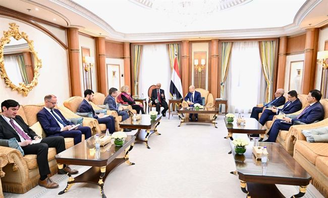 رئيس مجلس القيادة يستقبل مساعدة وزير الخارجية الاميركية