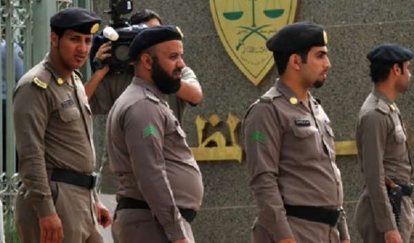 الأمن السعودي يقبض على مقيمين يمنيين بتهمة الاعتداء على باكستانيين