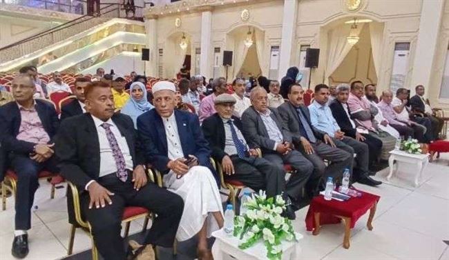عدن.. القطاع الخاص يطالب الحكومة بمعالجات سريعة للحفاظ على العملة