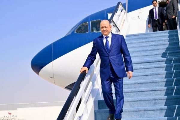عاجل: العليمي ورئيس الحكومة الجديد يصلان عدن .. وهذا أول عمل لهما