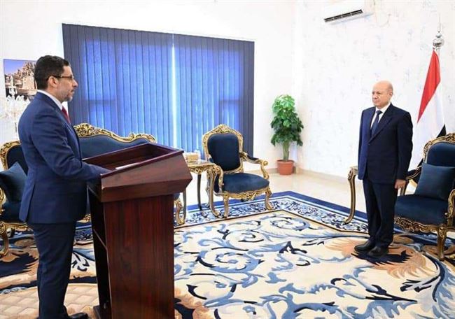 بن مبارك يؤدي اليمين الدستورية والعليمي يضعه مع حكومته أمام هذا الأمر