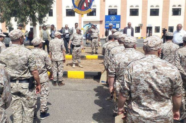 مكرهين.. الحوثي يبدأ تجنيد المهندسين والموظفين بهذه الوزارات بصنعاء للقتال في الجبهات