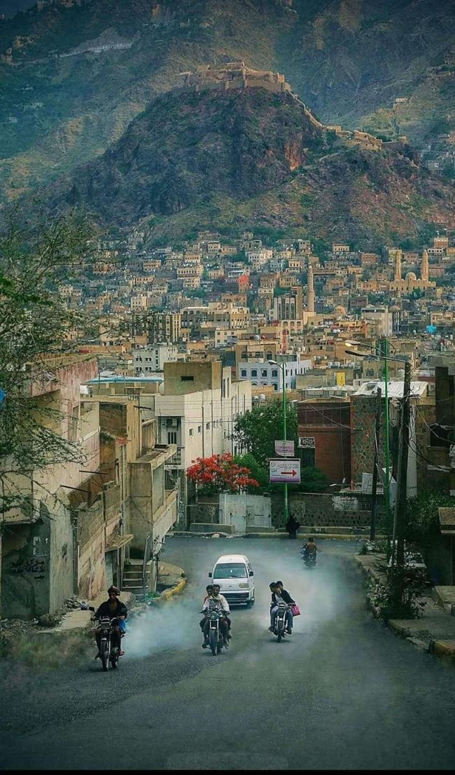 استهداف منزل قيادي بمكتب صالح السياسي في تعز