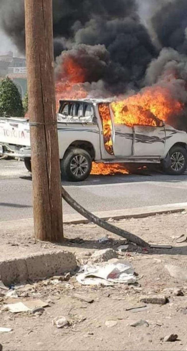 رئيس مجلس القيادة الرئاسي يعزي أحمد المرهبي باستشهاد نجله بعملية إرهابية بعدن