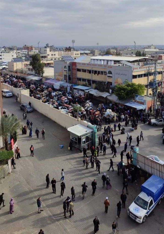 قوات الإحتلال تعتقل 200 شخص خلال مداهمة مجمع ناصر الطبي