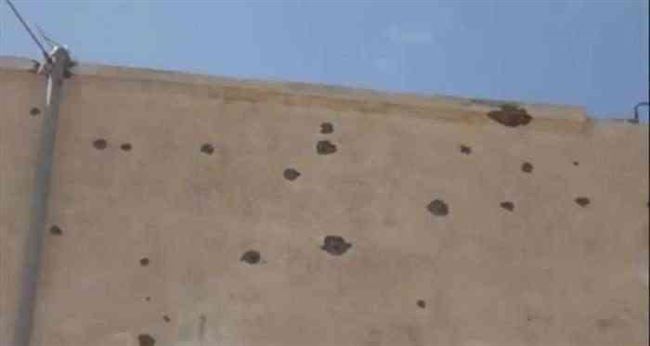 بالفيديو.. الحوثيون يقصفون خزان مياه التحيتا