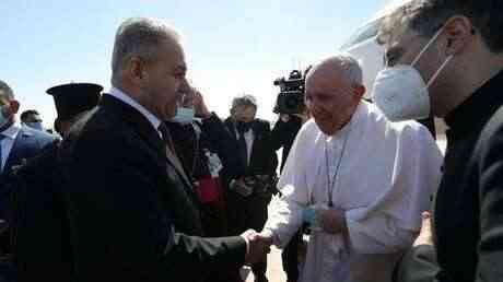 وصول البابا إلى مدينة أور الأثرية بجنوب العراق للصلاة في بيت النبي إبراهيم