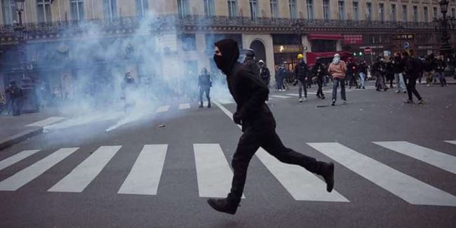 إندلاع أعمال عنف خلال مظاهرة مناهضة لإصلاح نظام التقاعد في باريس