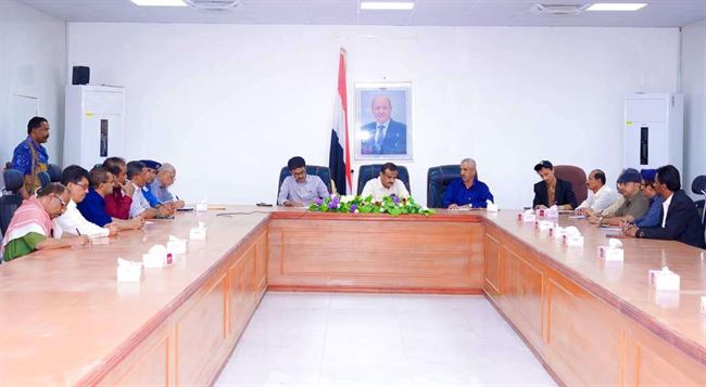 إبن الوزير يشدد على ضرورة الاهتمام بالنشاط الإستثماري في مركز محافظة شبوة