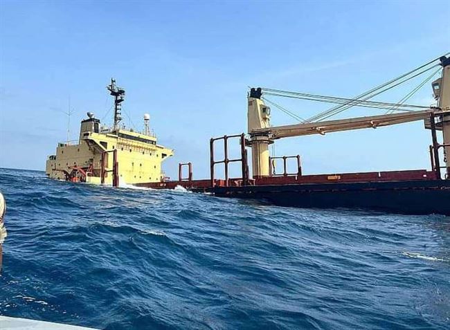 استهدفها الحوثي واغرقها.. شاهد صور أولية للسفينة البريطانية تحت الماء