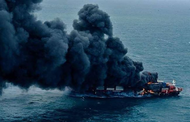 الحكومة الشرعية تعلق على مقتل 3 بحارة بالهجوم الحوثي أحد السفن التجارية بالبحر الأحمر