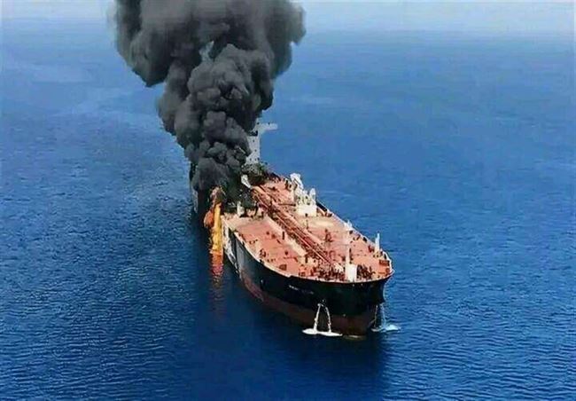 انفجاران في هجوم استهدف سفينة قبالة سواحل عدن