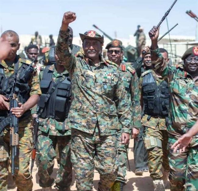 بعد السيطرة على مقر الإذاعة والتلفزيون.. قائد الجيش السوداني يصل منطقة أم درمان