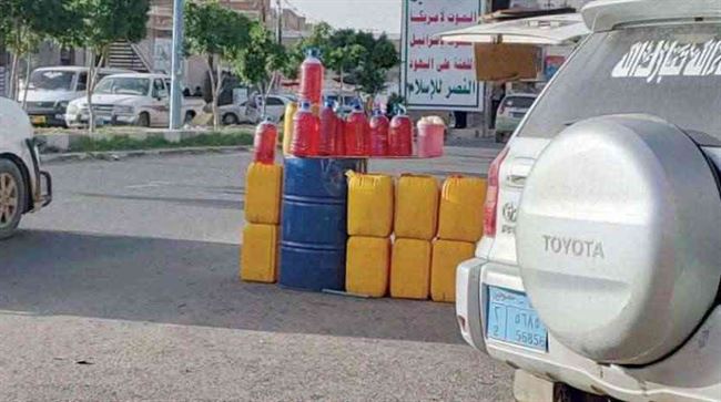 الحوثيون يفتعلون أزمة وقود في مناطق سيطرتهم لهذا السبب