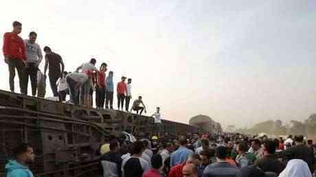 الصحة المصرية تكشف حصيلة ضحايا حادث قطار طوخ.. ورئيس هيئة سكك الحديد يقدم استقالته