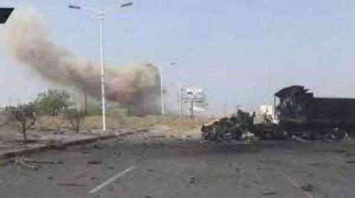 انفجارات عنيفة تثير الهلع بين أهالي الدريهمي عقب قصف الحوثيين