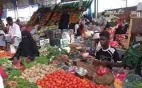 أسعار الفواكه والخضروات بأسواق العاصمة عدن اليوم