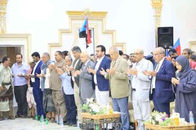 في حفل رسمي .. المجلس الانتقالي يعلن إلغاء الدستور اليمني