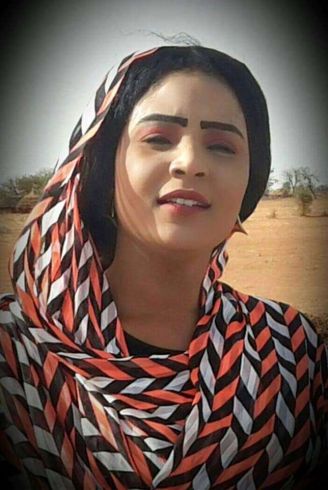 بقذيفة طائشة سقطت على منزلها.. مقتل فنانة سودانية في أم درمان