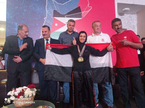 سهام اليمنية تحصد ميداليتين ذهبيتين في بطولة الدولية وتكشف للعالم فضائح الشرعية والحوثي