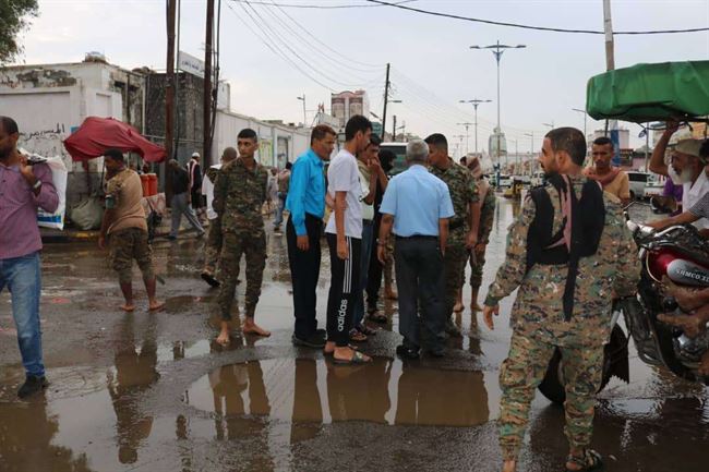 تفقد سير العمل لمضخات  الصرف الصحي وشفط مياه الامطار من شوارع الشيخ عثمان