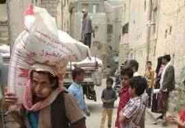 الحوثي ينهب مساعدات نقدية للأسر الفقيرة في اليمن